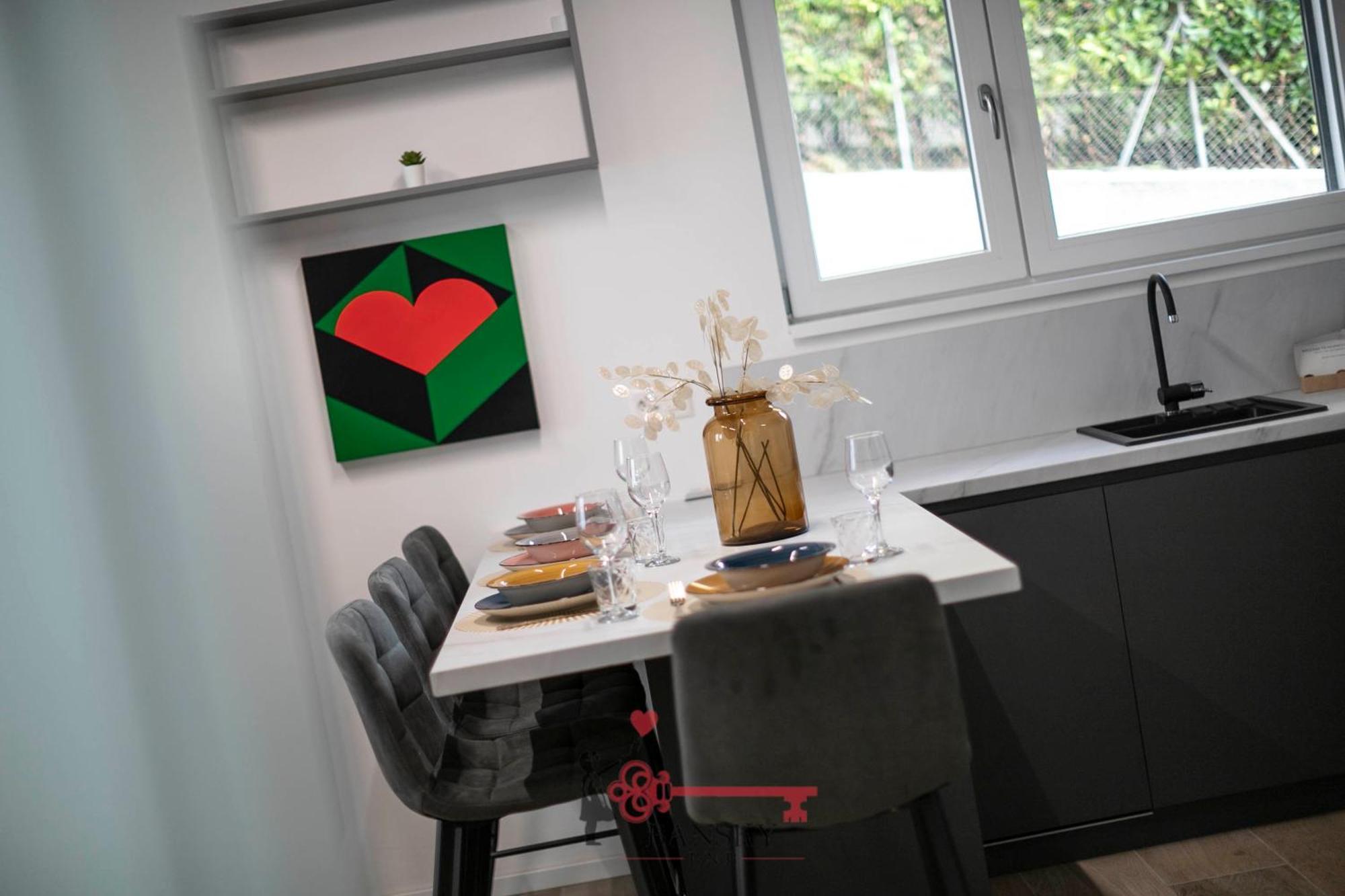 Home Sofia Room 2 - Modern Station -By Easylife Swiss Lugano Exterior foto